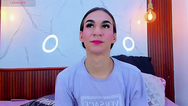 Mia thompson 19 online show from 1, 4, 2026