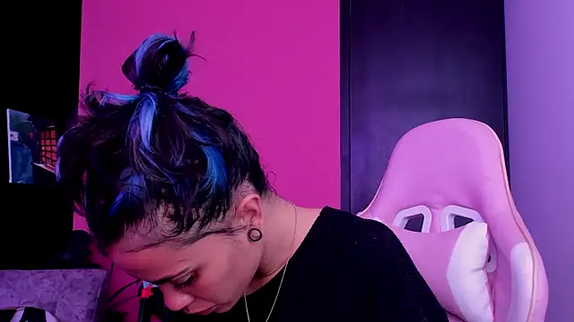 Snapshot of Juanadearco5 chatting on 24, 10, 2025 Juanadearco5 online show from 24, 10, 2025