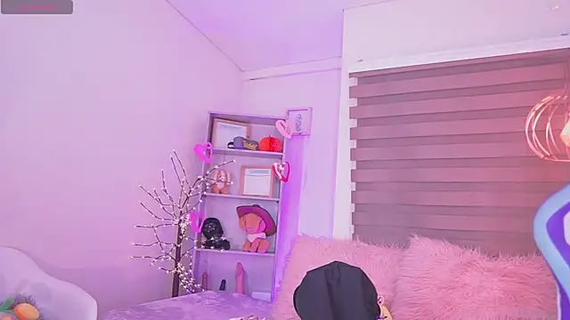 madelyn rose  online show from 23, 9, 2025