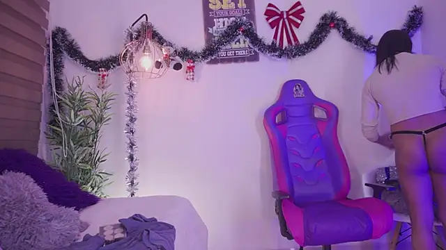 madelyn rose  online show from 5, 12, 2025