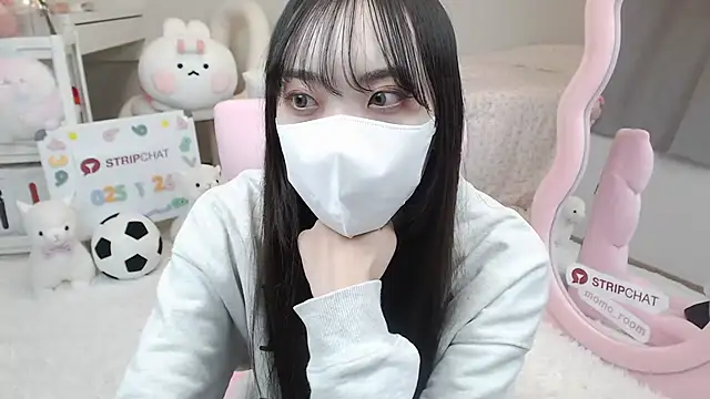 Snapshot of momo_room chatting on 26, 1, 2025 momo room online show from 26, 1, 2025