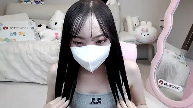 Snapshot of momo_room chatting on 23, 9, 2025 momo room online show from 23, 9, 2025