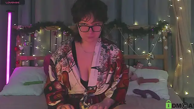 Snapshot of dreamgirllovee chatting on 12, 1, 2025 dreamgirllovee online show from 12, 1, 2025