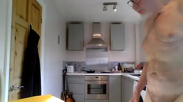 Snapshot of jimmybenido chatting on 4, 5, 2026 jimmybenido online show from 4, 5, 2026