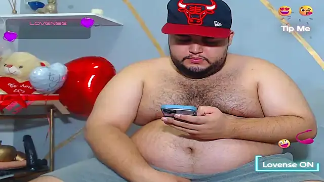 Snapshot of damian_chubby chatting on 24, 9, 2025 damian chubby online show from 24, 9, 2025