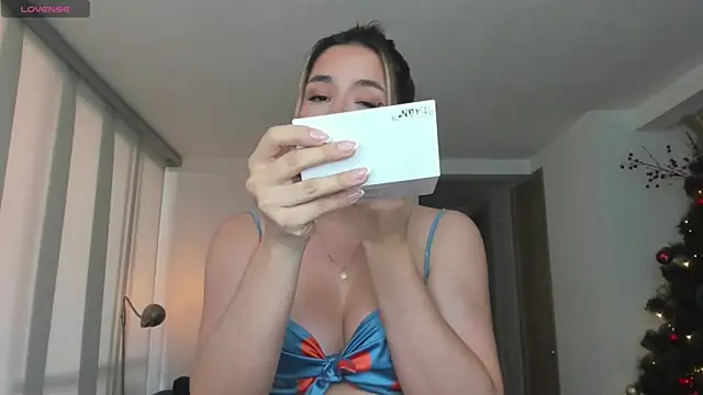 Snapshot of honeyann08 chatting on 2, 1, 2025 honeyann08 online show from 2, 1, 2025