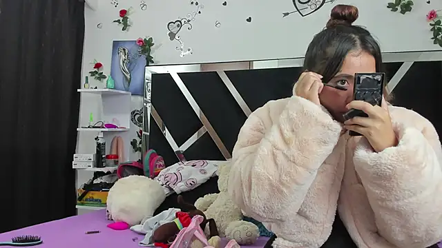 1lovelygirls online show from 22, 1, 2025