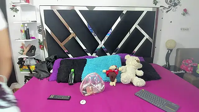 1lovelygirls online show from 30, 1, 2025