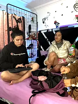 1lovelygirls online show from 13, 11, 2025