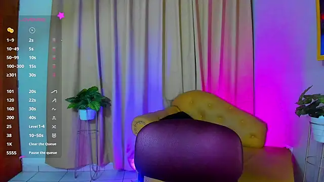 Snapshot of StarMilf chatting on 13, 2, 2025 StarMilf online show from 13, 2, 2025