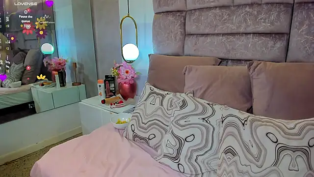 amina west online show from 19, 10, 2025