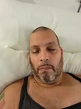 Snapshot of Just2much chatting on 8, 10, 2025 Just2much online show from 8, 10, 2025