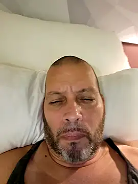 Snapshot of Just2much chatting on 15, 10, 2025 Just2much online show from 15, 10, 2025