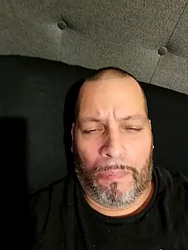 Snapshot of Just2much chatting on 1, 12, 2025 Just2much online show from 1, 12, 2025