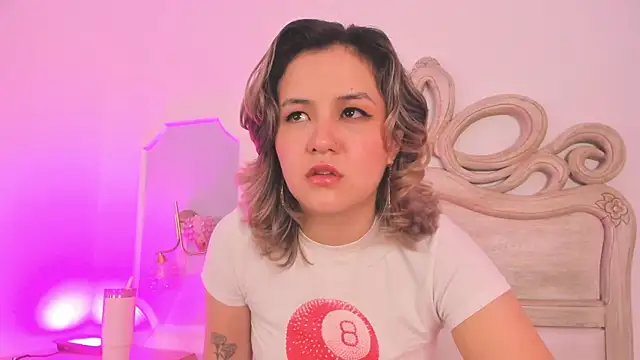 Sara  Williams online show from 23, 11, 2025