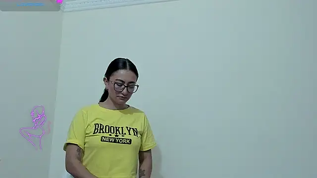 Missmia23 online show from 3, 3, 2025