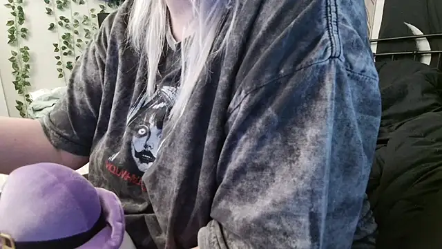 doomednympho online show from 11, 11, 2025