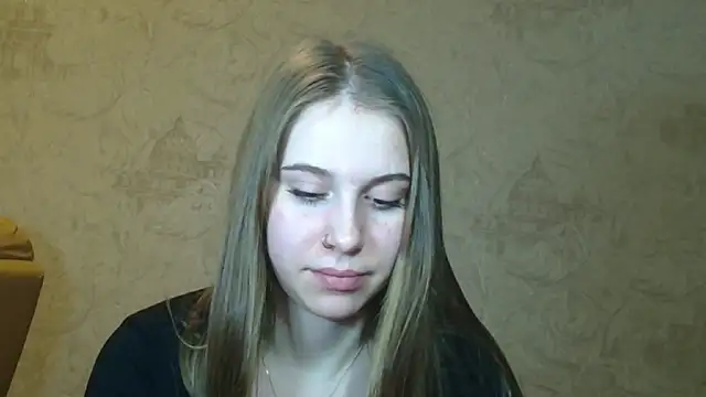 Snapshot of KirraLiam chatting on 6, 2, 2025 KirraLiam online show from 6, 2, 2025