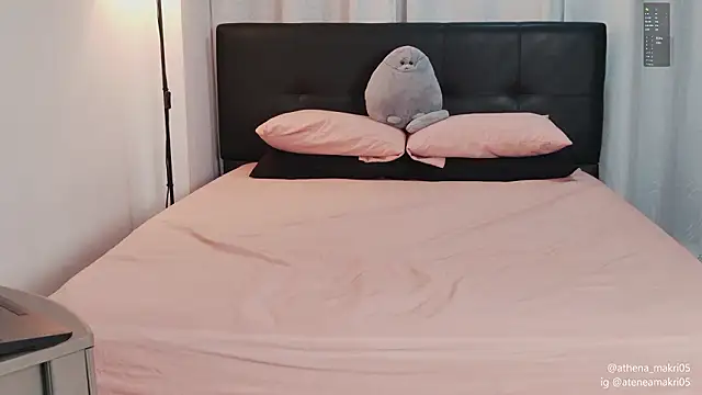 Snapshot of Atenea_Makri chatting on 24, 3, 2026 Atenea Makri online show from 24, 3, 2026