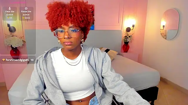 LiannaDixon online show from 6, 2, 2025