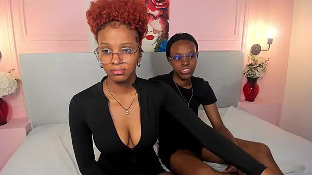 LiannaDixon online show from 11, 2, 2025