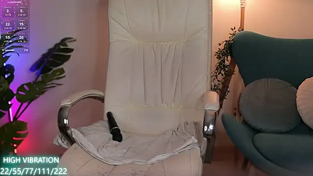 Snapshot of Selena_Lily chatting on 14, 3, 2025 Selena Lily online show from 14, 3, 2025