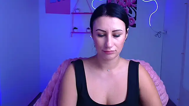 Loren Moa online show from 21, 11, 2025