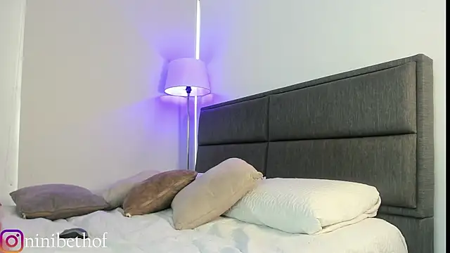 lady ni  online show from 31, 1, 2025