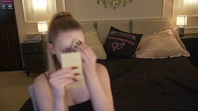 Linda054 online show from 26, 10, 2025