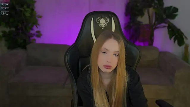 Linda054 online show from 2, 11, 2025