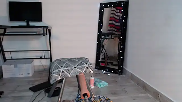 Snapshot of Amelie_hills02 chatting on 8, 2, 2025 Amelie hills02 online show from 8, 2, 2025