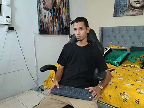 Snapshot of tonny_23cm_ chatting on 15, 10, 2025 tonny 23cm  online show from 15, 10, 2025