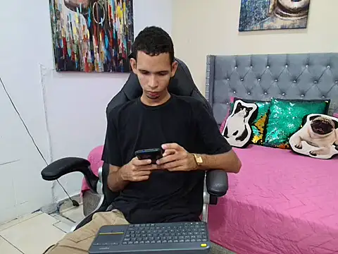 Snapshot of tonny_23cm_ chatting on 16, 10, 2025 tonny 23cm  online show from 16, 10, 2025