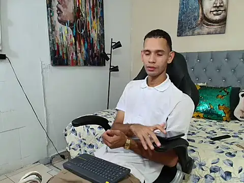 Snapshot of tonny_23cm_ chatting on 21, 10, 2025 tonny 23cm  online show from 21, 10, 2025