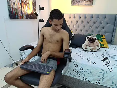 Snapshot of tonny_23cm_ chatting on 26, 10, 2025 tonny 23cm  online show from 26, 10, 2025