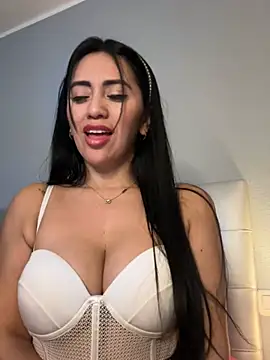 Snapshot of tamara_jay chatting on 8, 2, 2025 tamara jay online show from 8, 2, 2025