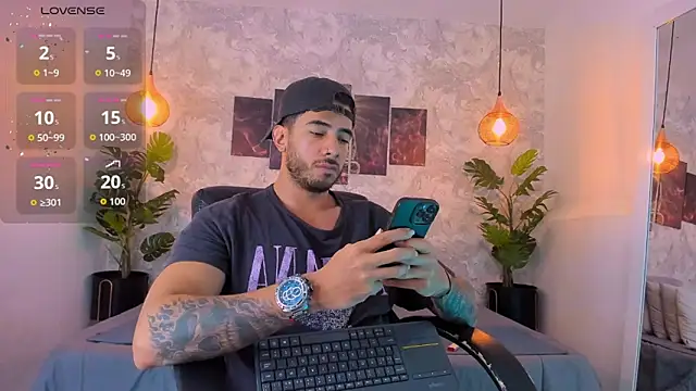 Snapshot of Nate_franco chatting on 23, 12, 2025 Nate franco online show from 23, 12, 2025