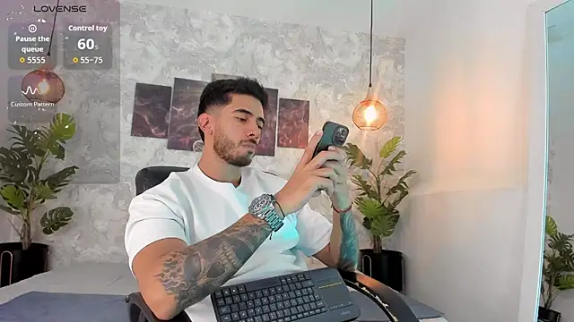 Snapshot of Nate_franco chatting on 7, 1, 2026 Nate franco online show from 7, 1, 2026