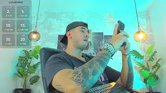 Snapshot of Nate_franco chatting on 3, 2, 2026 Nate franco online show from 3, 2, 2026