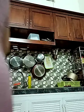    Erin    online show from 14, 11, 2025