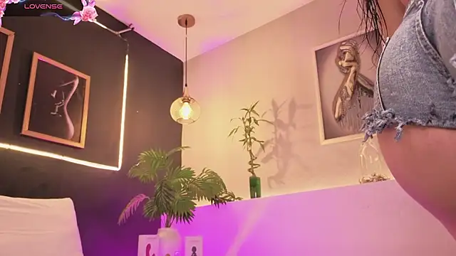 samanthaevanss1 online show from 10, 2, 2026