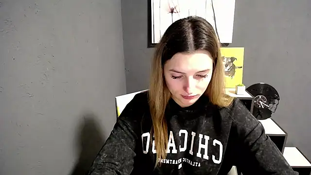 lady olivia  online show from 4, 11, 2025