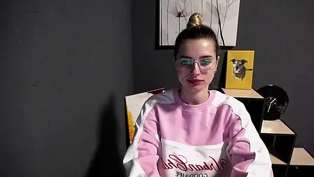 lady olivia  online show from 11, 4, 2026