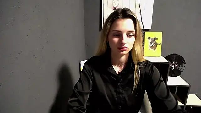 lady olivia  online show from 8, 5, 2026