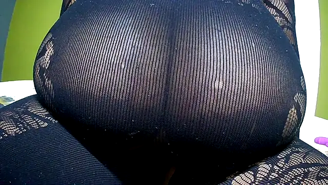 Queenboobs61 online show from 14, 4, 2026