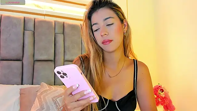 Snapshot of elianabrown chatting on 17, 6, 2026 elianabrown online show from 17, 6, 2026