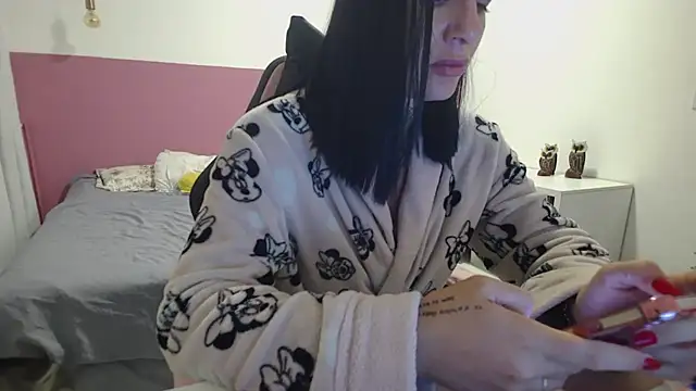 Snapshot of YasmimBrasil chatting on 17, 6, 2026 YasmimBrasil online show from 17, 6, 2026