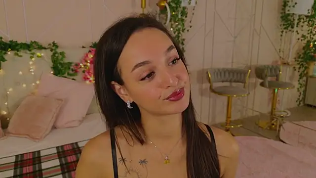 Lolly Neal online show from 8, 10, 2025