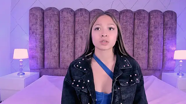 Victoria Adams14 online show from 24, 1, 2025