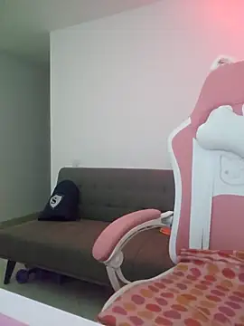 azumiichan online show from 10, 4, 2026